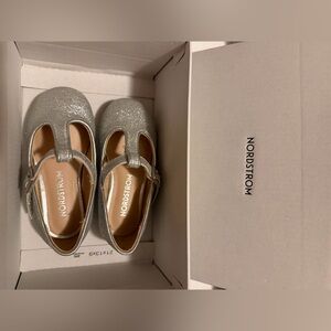 Nordstrom Kids Silver Mary Jane Shoes Baby size 5